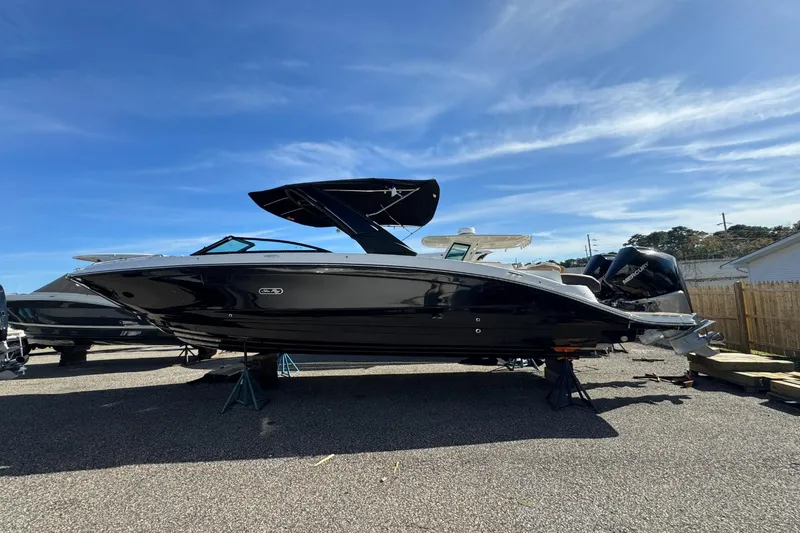 Slide: The Image of Sea Ray SDX 290 Outboard 2026 - 7