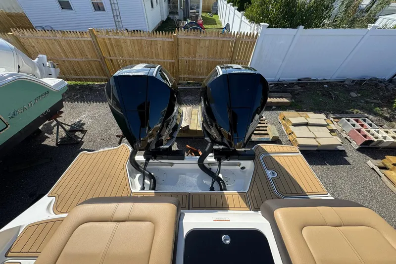 Slide: The Image of Sea Ray SDX 290 Outboard 2026 - 8