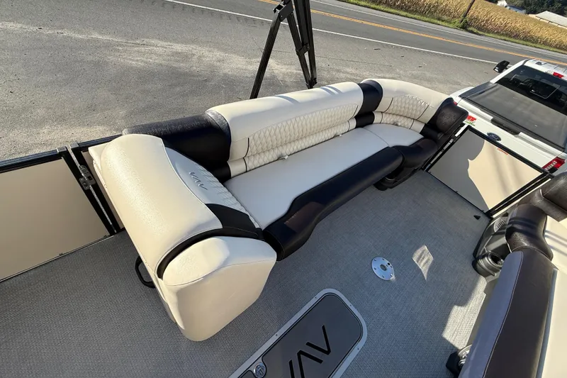 Slide: The Image of Luxurious seating on 2025 Avalon 2785 Excalibur LTD Tri Toon boat, featuring premium upholstery. - 16