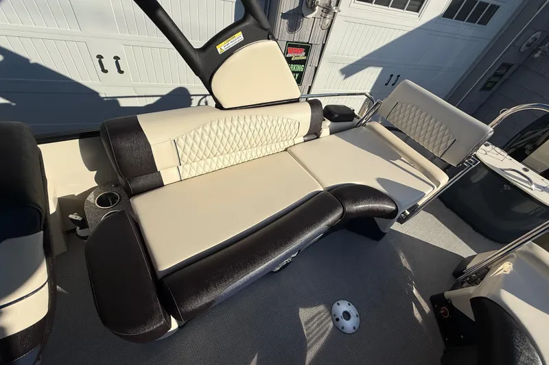 Slide: The Image of Luxurious seating on 2025 Avalon 2785 Excalibur LTD, featuring elegant design and comfort. - 23