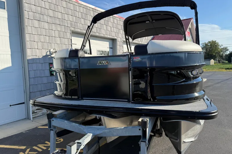 Slide: The Image of 2025 Avalon 2785 Excalibur LTD Tri Toon boat with Mercury 400hp V-10 engine. - 5