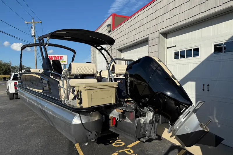 Slide: The Image of 2025 Avalon 2785 Excalibur LTD Tri Toon boat with Mercury 400hp V-10 engine. - 7