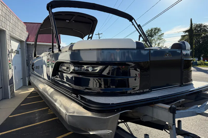 Slide: The Image of 2025 Avalon 2785 Excalibur LTD Tri Toon boat with Mercury 400hp V-10 engine. - 8