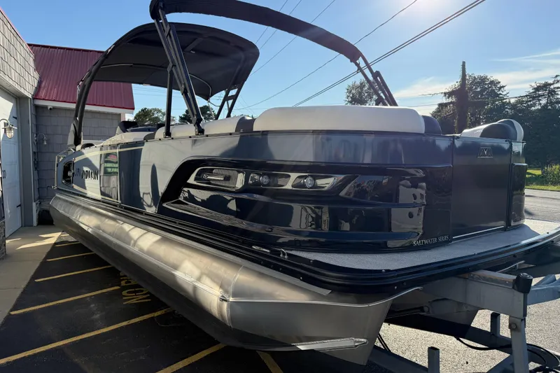 Slide: The Image of 2025 Avalon 2785 Excalibur LTD Tri Toon boat with Mercury 400hp V-10 engine. - 9