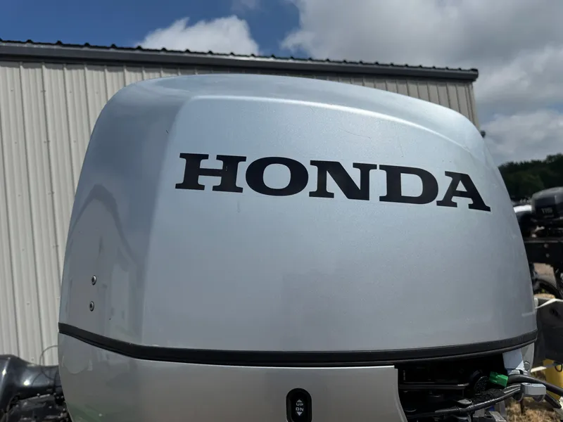 Slide: The Image of Honda BF115D 2016 - 2