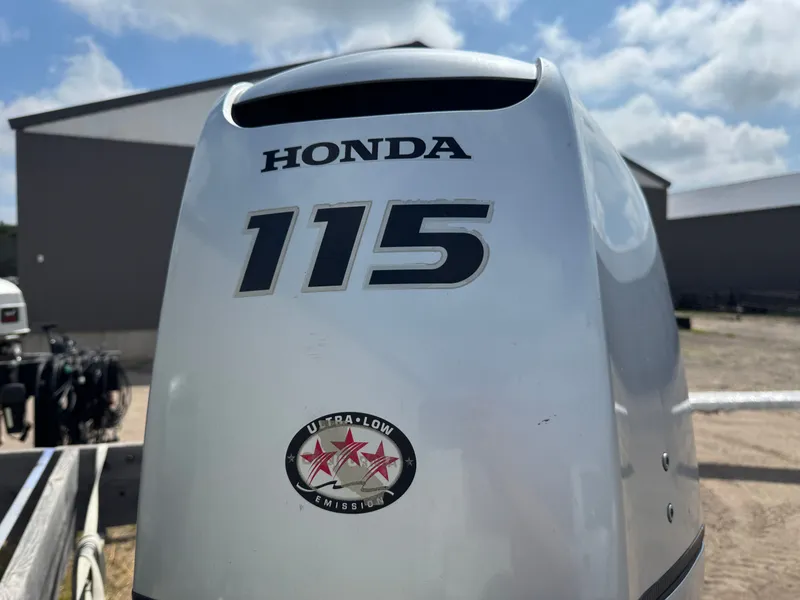 Slide: The Image of Honda BF115D 2016 - 3