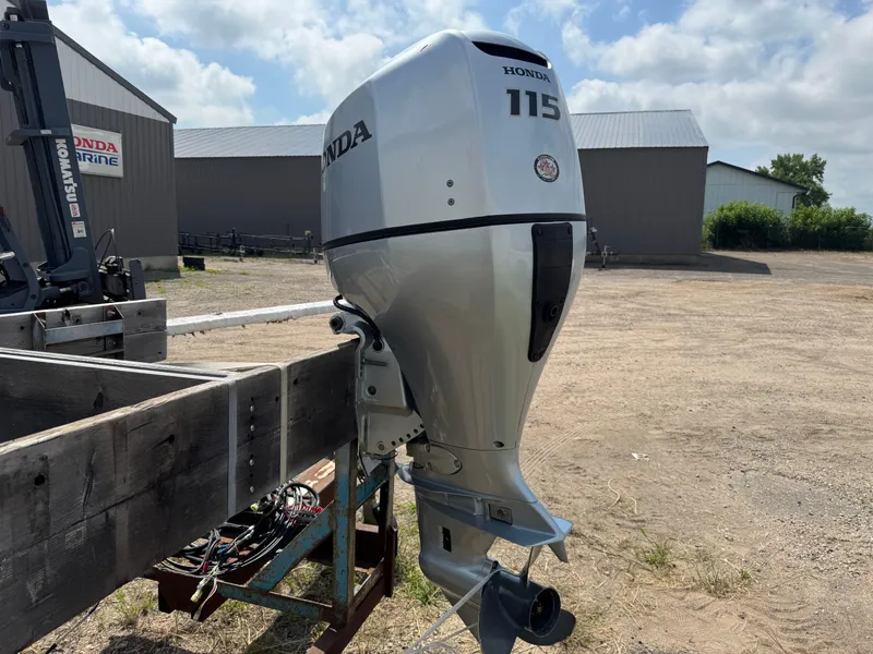 Slide: The Image of Honda BF115D 2016 - 5