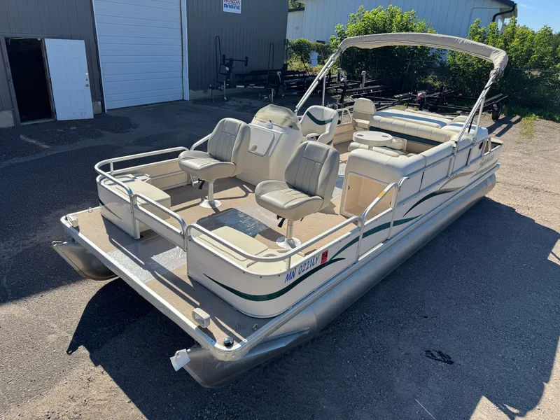 The Image of Sweetwater 2222 DF Pontoon 2004 - 1