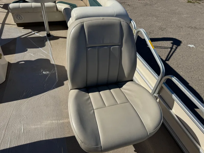 Slide: The Image of Sweetwater 2222 DF Pontoon 2004 - 12