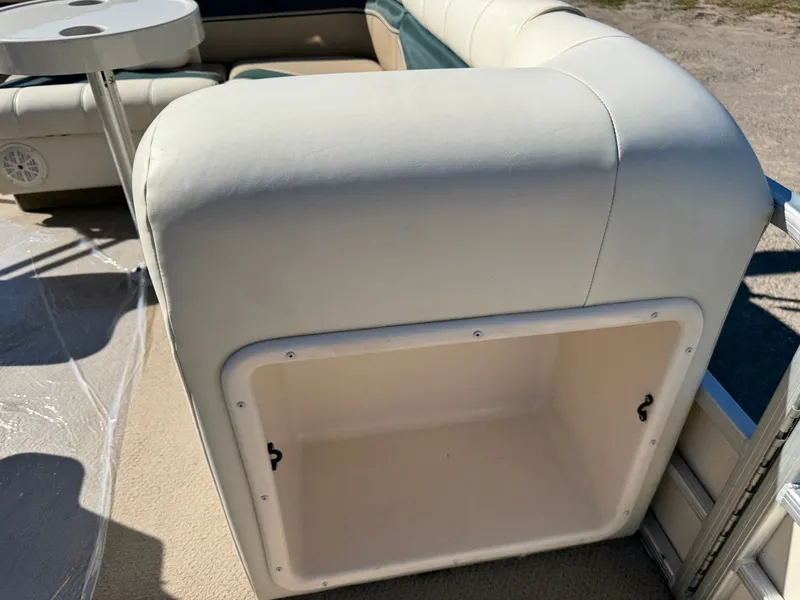 Slide: The Image of Sweetwater 2222 DF Pontoon 2004 - 33