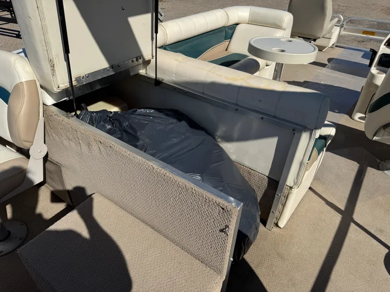 Slide: The Image of Sweetwater 2222 DF Pontoon 2004 - 45