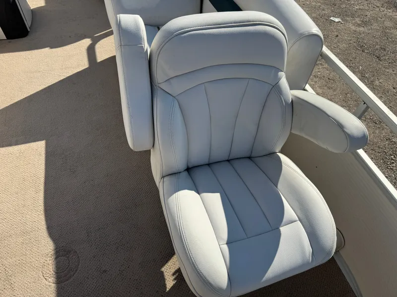 Slide: The Image of Premier 225 SunSation Pontoon 2007 - 16