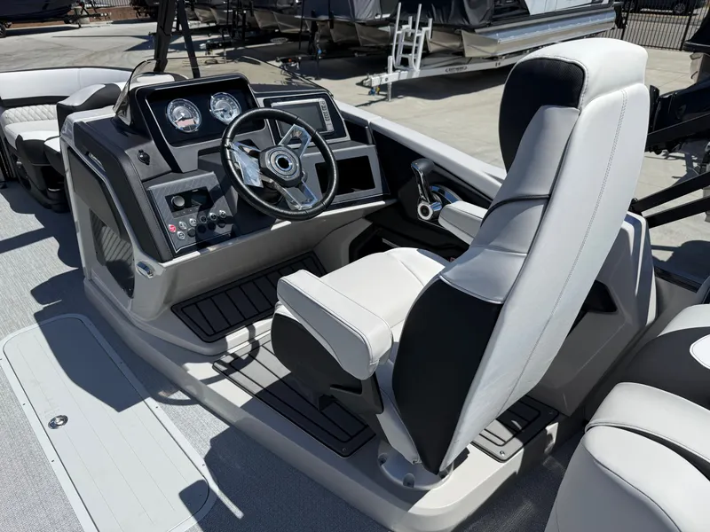 Slide: The Image of Interior of Avalon 25' Catalina Platinum Quad Lounge 2026. - 12