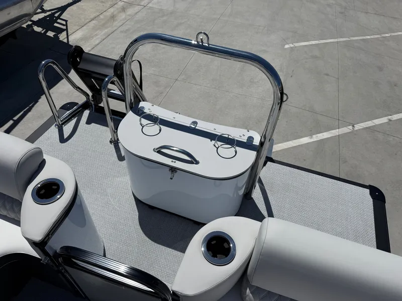 Slide: The Image of Avalon 2026 Catalina Platinum boat with lounge and cup holders. - 9