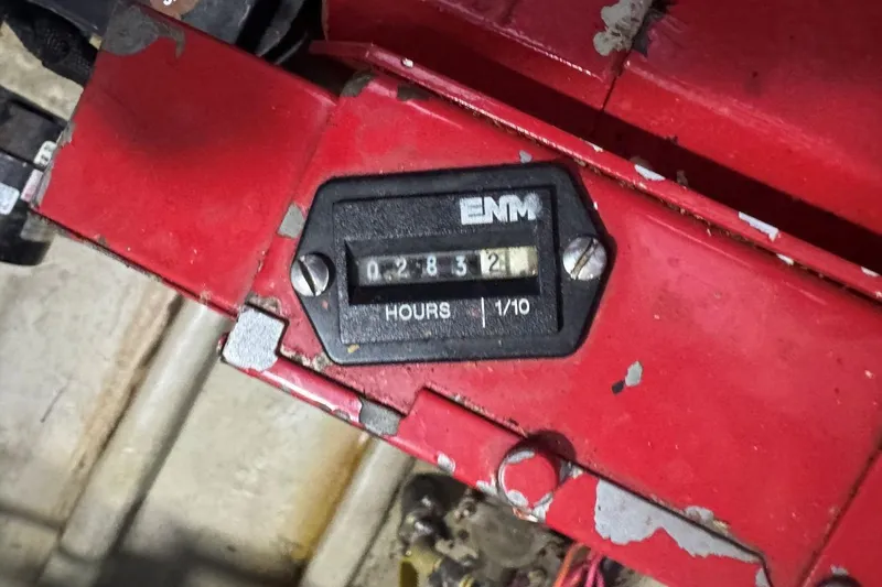 Slide: The Image of Hour meter reading 283.2 on a Regal Commodore 3260, year 2000. - 48