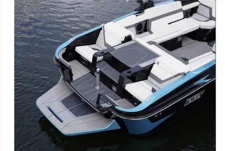 Slide: The Image of Bayliner H22 2023 - 10