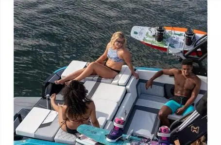 Slide: The Image of Bayliner H22 2023 - 7