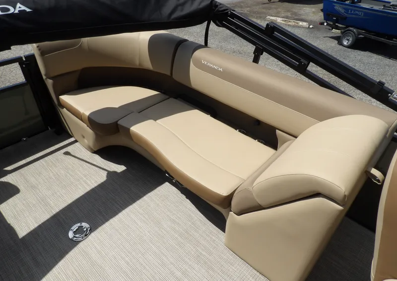 Slide: The Image of Veranda VR22RC 2026 - 16