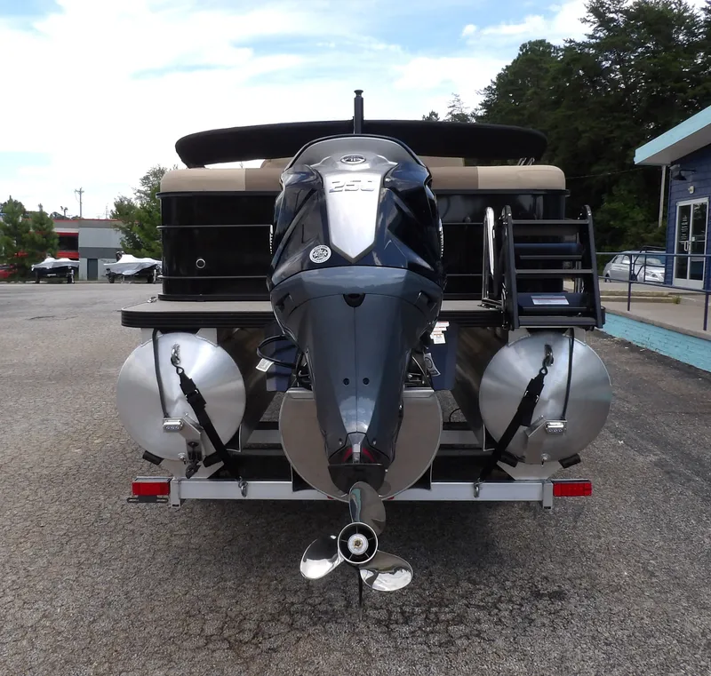 Slide: The Image of Veranda VR22RC 2026 - 3