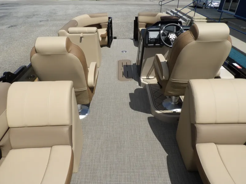 Slide: The Image of Veranda VR22RC 2026 - 8