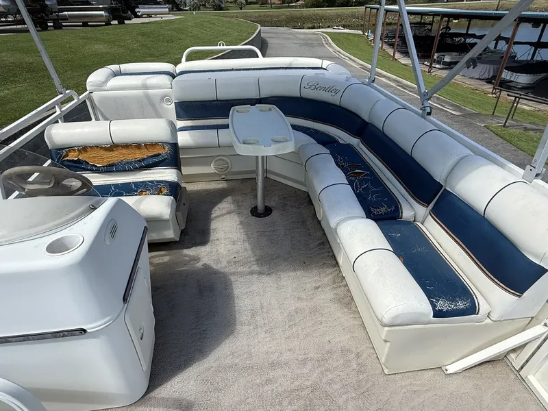 Slide: The Image of Bentley Pontoons Pontoon 200 Cruise 2007 - 14