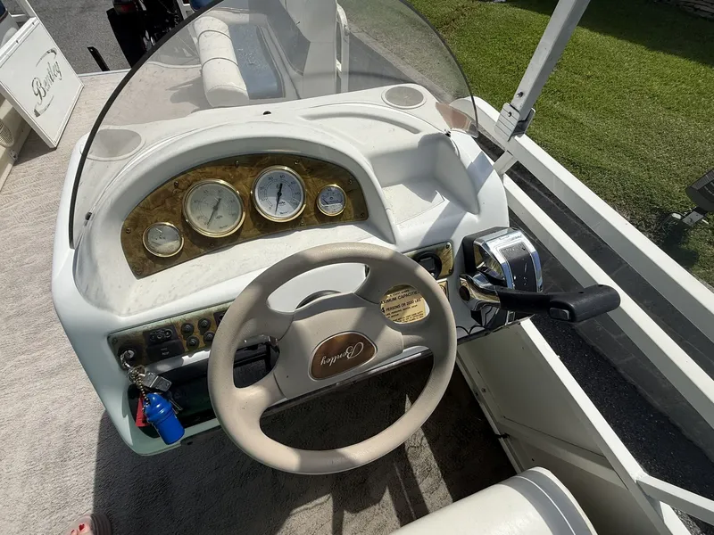 Slide: The Image of Bentley Pontoons Pontoon 200 Cruise 2007 - 8