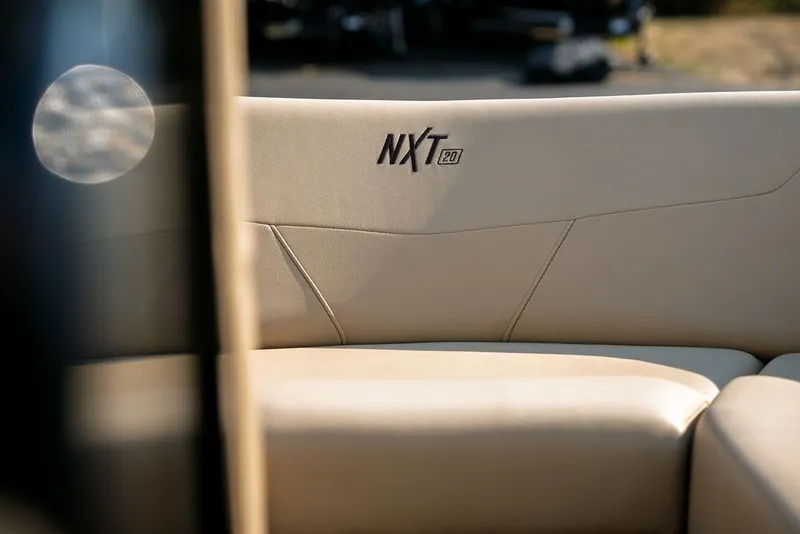 Slide: The Image of MasterCraft NXT20 2023 - 14