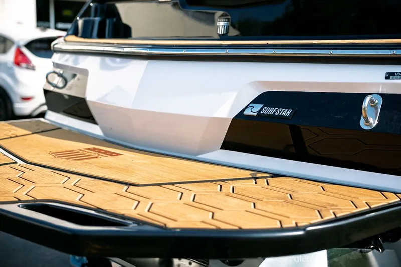 Slide: The Image of MasterCraft NXT20 2023 - 4