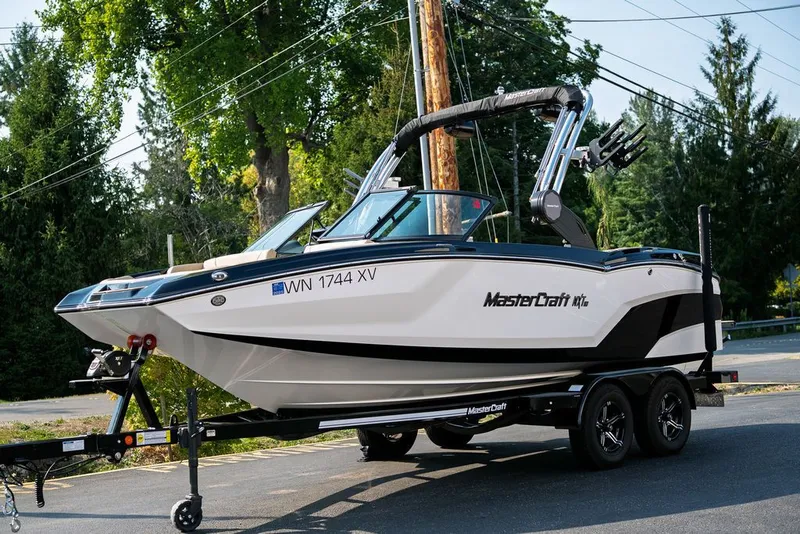 Slide: The Image of MasterCraft NXT20 2023 - 5