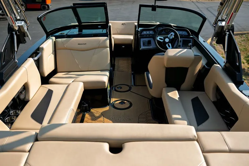 Slide: The Image of MasterCraft NXT20 2023 - 7