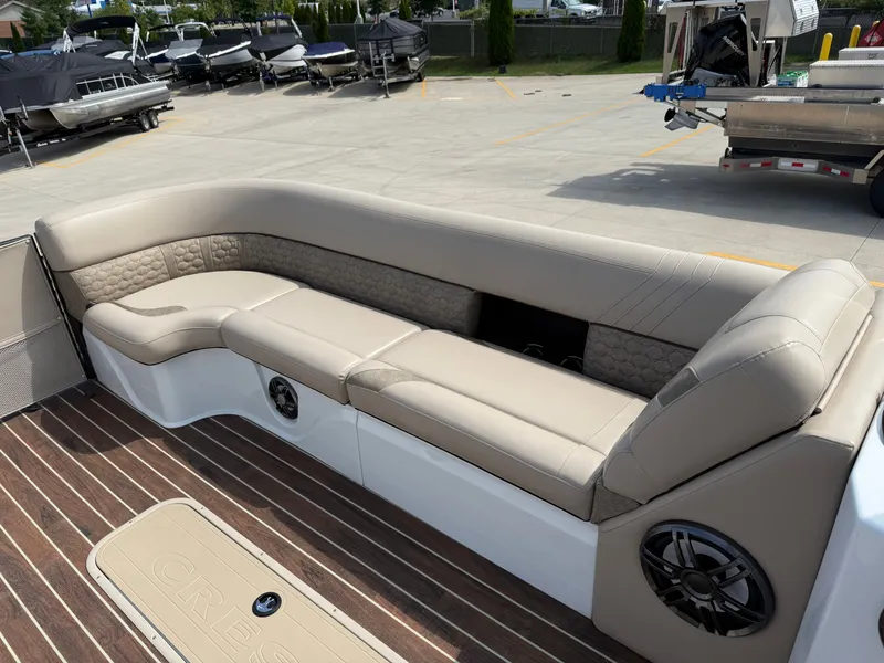 Slide: The Image of Crest Caribbean Platinum 2020 - 16