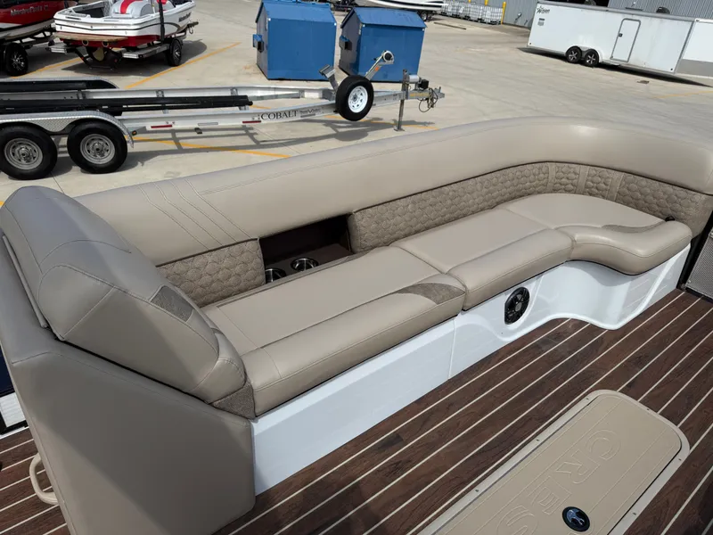 Slide: The Image of Crest Caribbean Platinum 2020 - 17