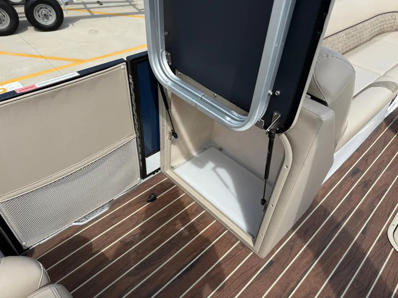 Slide: The Image of Crest Caribbean Platinum 2020 - 20