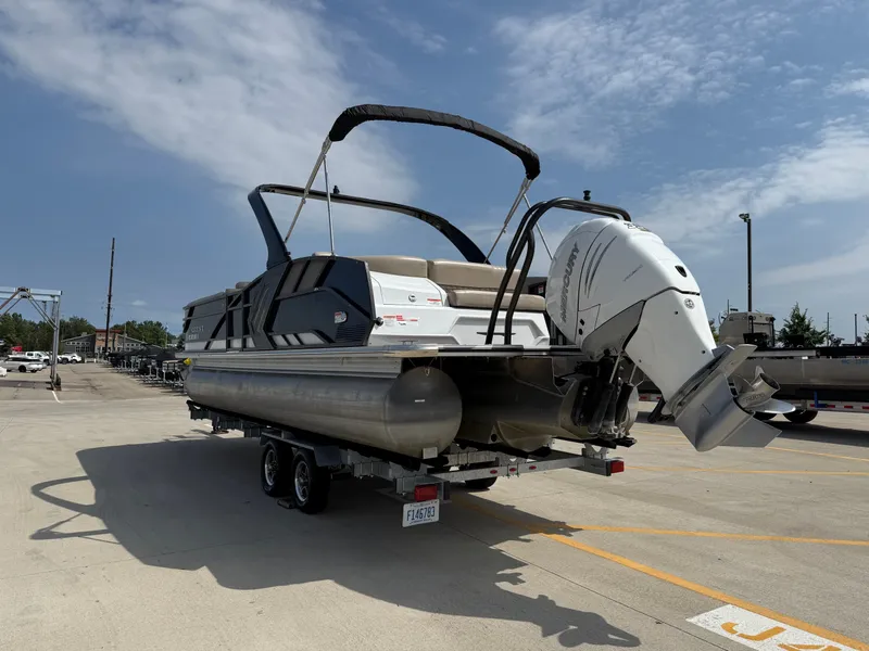 Slide: The Image of Crest Caribbean Platinum 2020 - 4