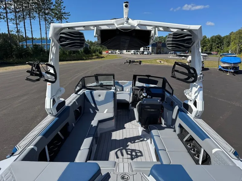 Slide: The Image of Nautique Super Air Nautique GS22 2026 - 10