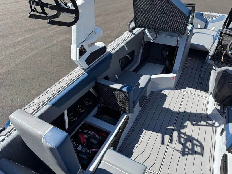 Slide: The Image of Nautique Super Air Nautique GS22 2026 - 18