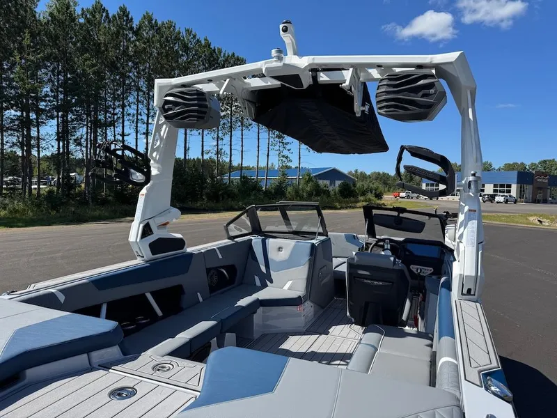 Slide: The Image of Nautique Super Air Nautique GS22 2026 - 9