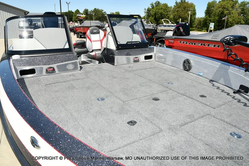 Slide: The Image of Ranger 622FS Pro 2026 - 32