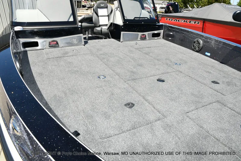 Slide: The Image of Ranger 622FS Pro 2026 - 33