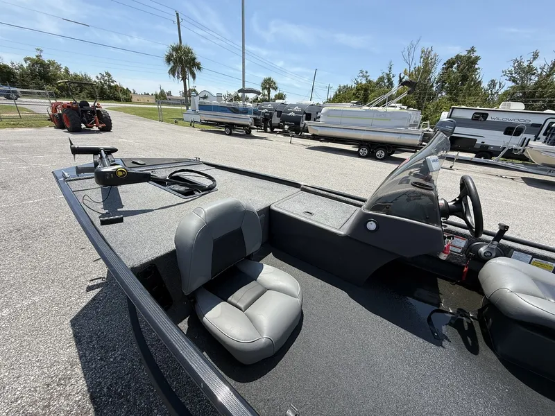 Slide: The Image of Tracker Bass Tracker Classic XL 2024 - 7