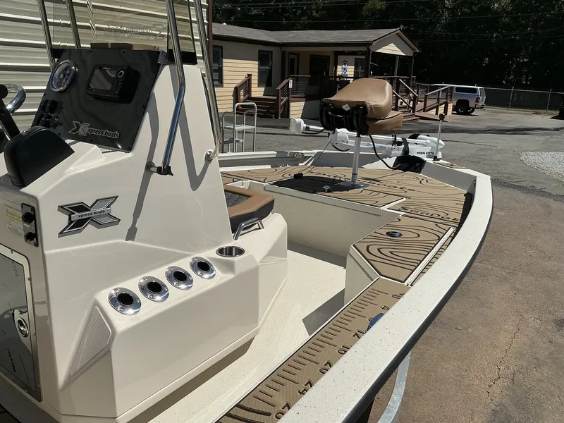 Slide: The Image of Xpress H20B Bay 2026 - 11