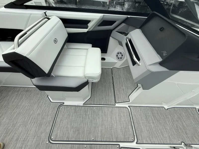 Slide: The Image of Cobalt R4 2024 - 340