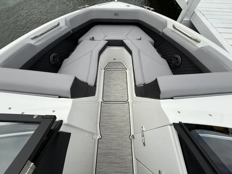 Slide: The Image of Cobalt R4 2025 - 567