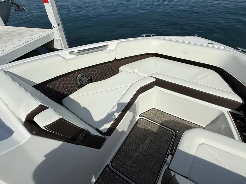 Slide: The Image of Cobalt R6 Surf 2025 - 584