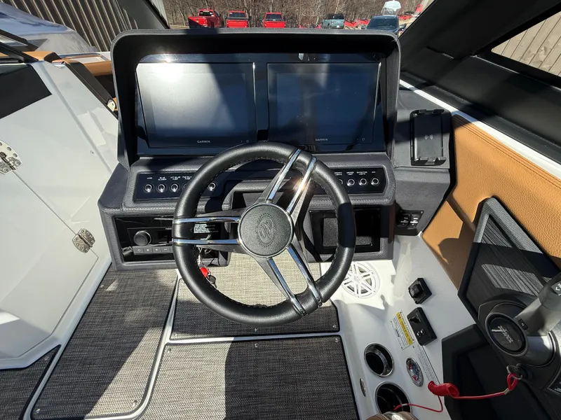 Slide: The Image of Cobalt R6 Surf 2025 - 593