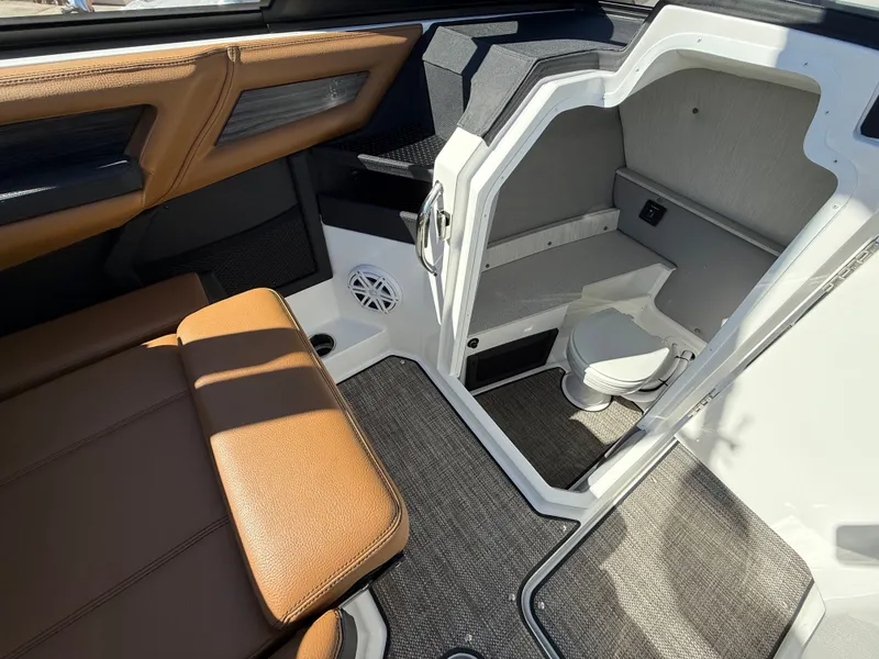 Slide: The Image of Cobalt R6 Surf 2025 - 596