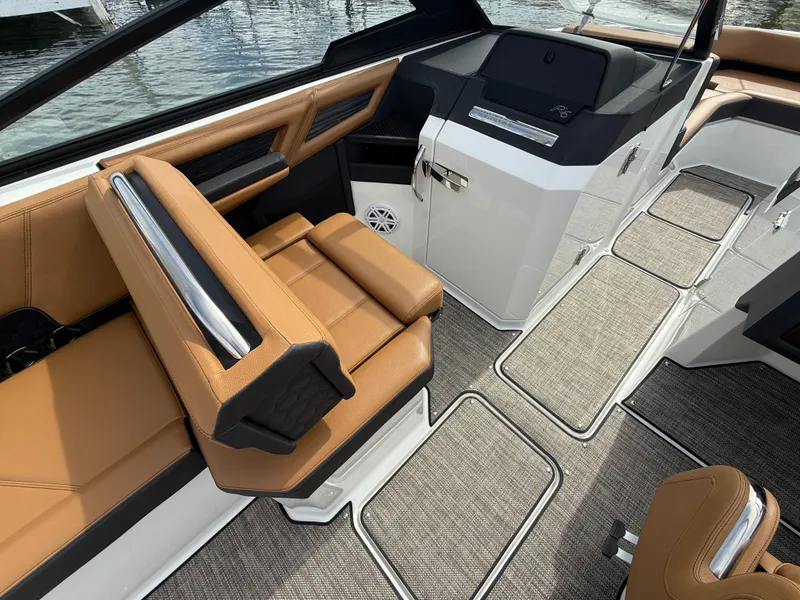 Slide: The Image of Cobalt R6 Surf 2025 - 608