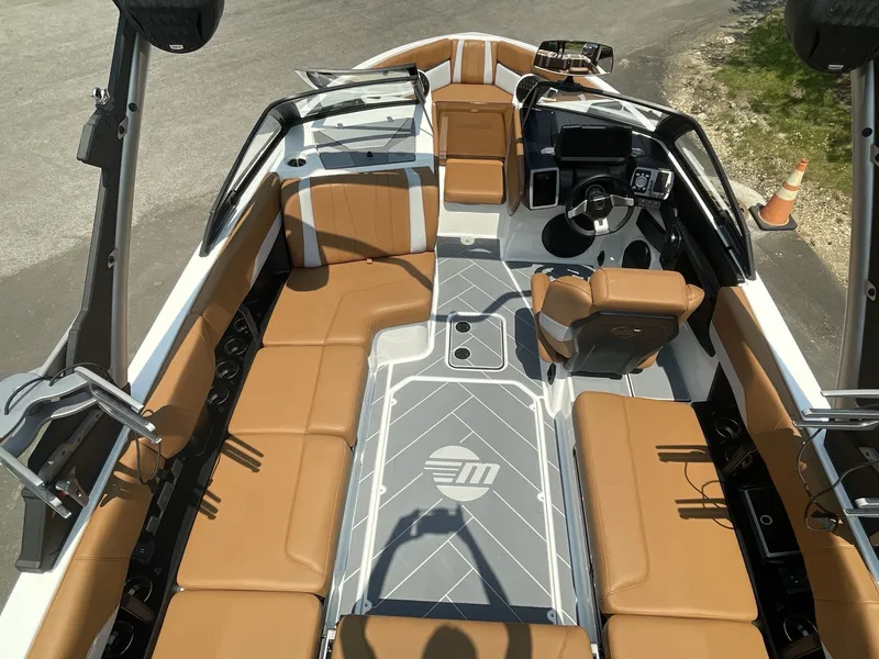 Slide: The Image of Malibu Wakesetter 22 LSV 2023 - 275