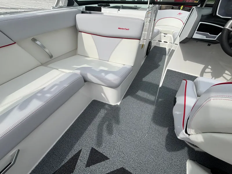 Slide: The Image of MasterCraft XT23 2019 - 267