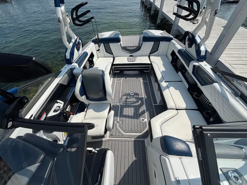Slide: The Image of Nautique Super Air Nautique G23 2017 - 571